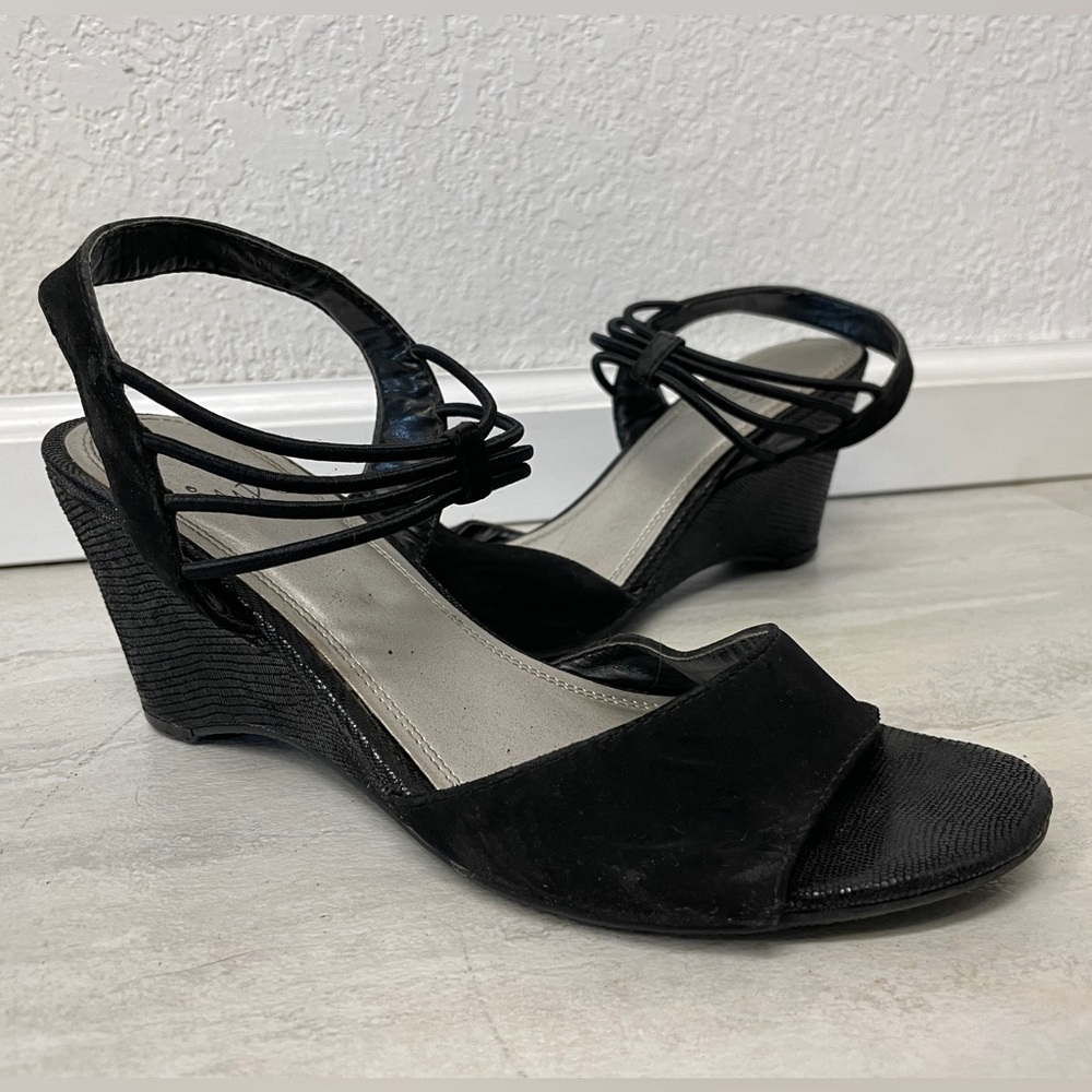 Impo Black Wedges
